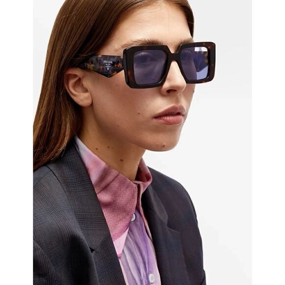 PRADA
PR 23YS Sunglasses New In Case / Box - Picture 1 of 6